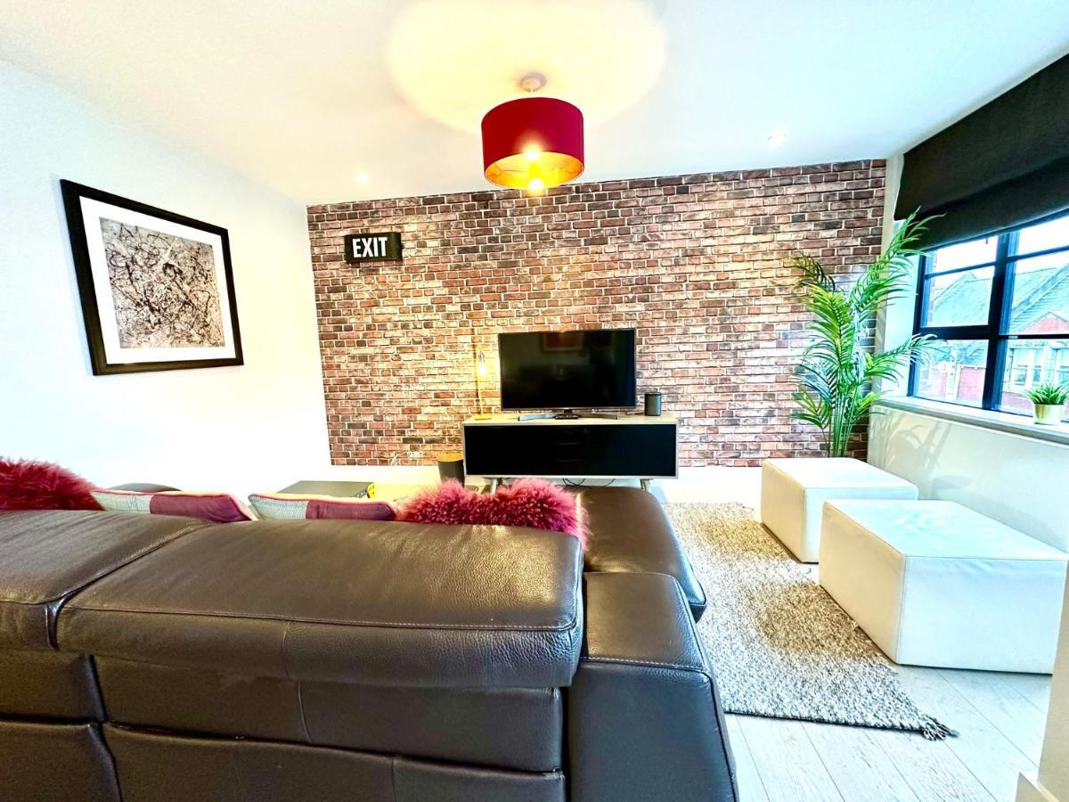 Beautiful New 2 Bedroom Apartment - Next To The Beach - Great Location - Free Parking - Fast Wifi - Smart Tv - Sleeps Up To 4! Close To Purbeck, Corfe Castle, Sandbanks, Poole & Bournemouth Суонидж Экстерьер фото
